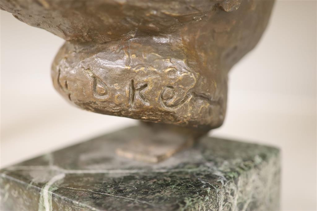 Doreen Kern, bronze bust of Golda Meir, Prime Minister of Israel 1969-1974, on marble base, total height 33cm